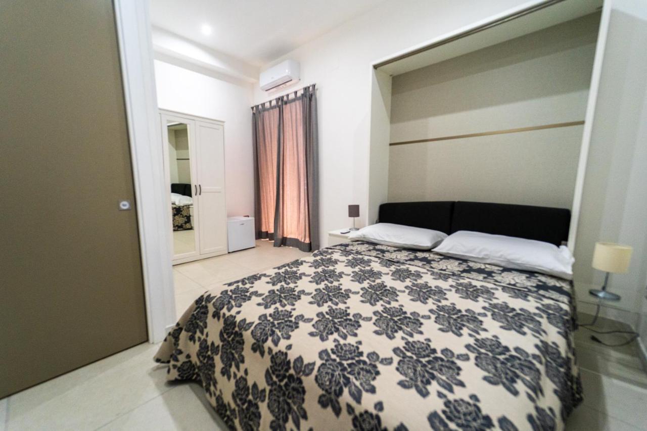 Casa Romeo Napoli Hotel ภายนอก รูปภาพ