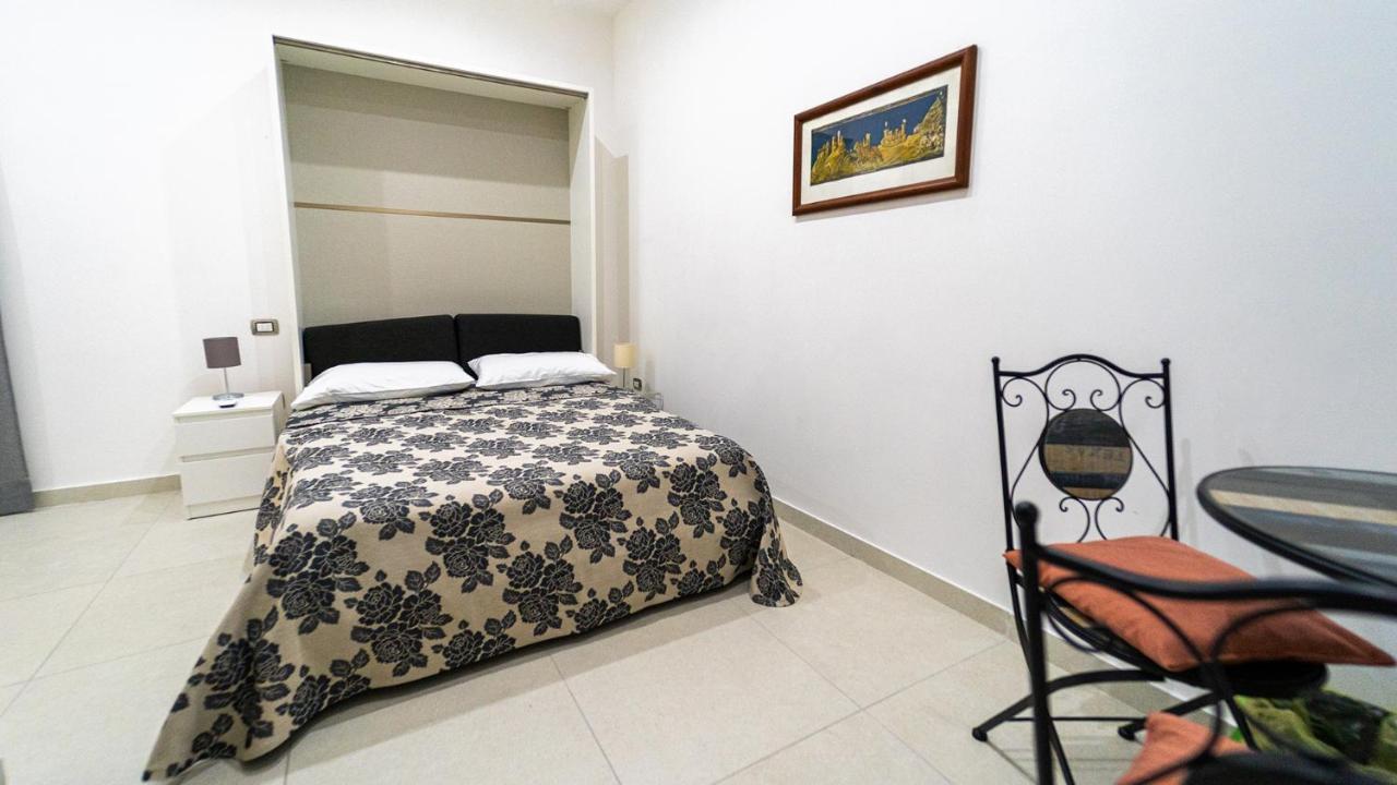 Casa Romeo Napoli Hotel ภายนอก รูปภาพ